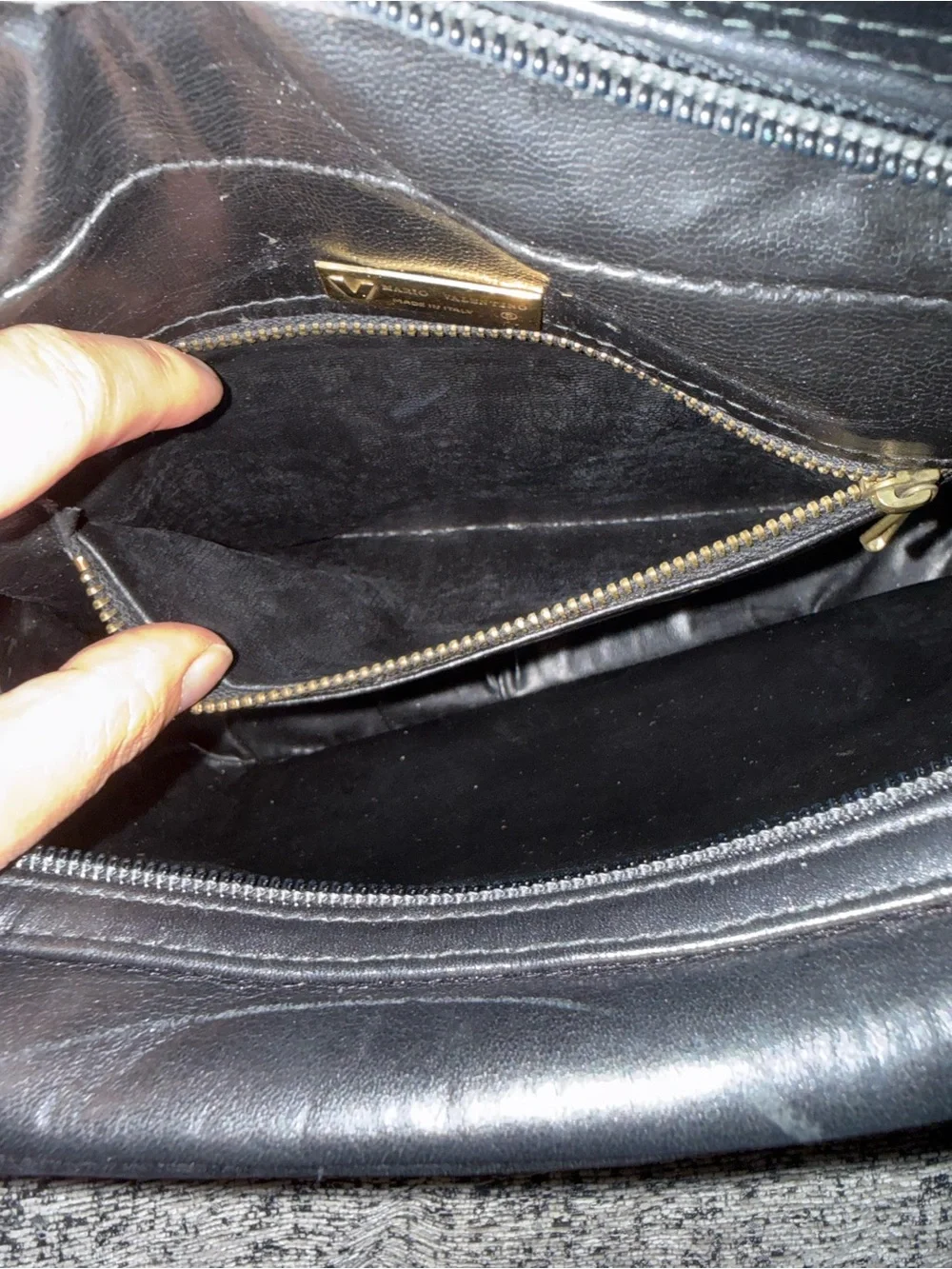 Mario Valentino black leather shoulder bag w/ pouch